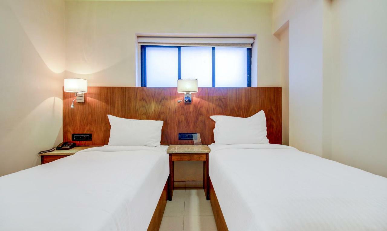 Hotel Oxford Mumbai Exterior photo